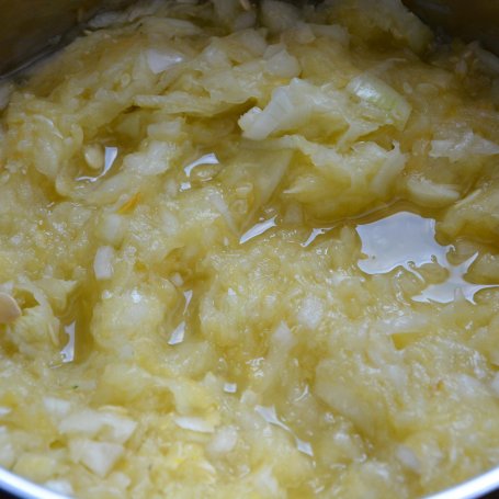 Krok 1 - Ketchup z cukinii i pomidorów z chili foto