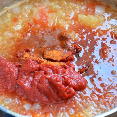 Krok 3 - Ketchup z cukinii i pomidorów z chili foto