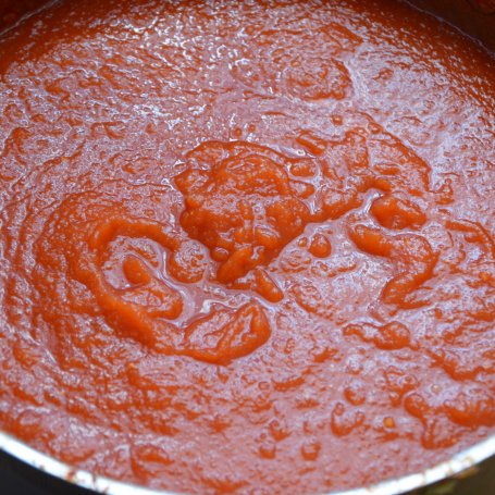 Krok 4 - Ketchup z cukinii i pomidorów z chili foto