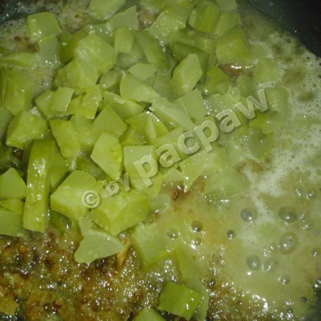 Krok 4 - Kiełbasa smażona w sosie korniszonowym po staropolsku foto