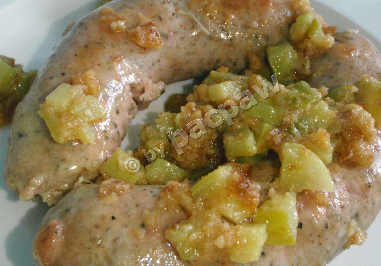 Kiełbasa smażona w sosie korniszonowym po staropolsku foto