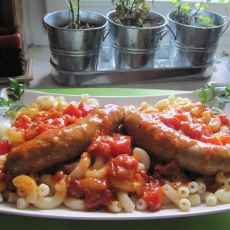 Krok 6 - Kiełbaski meksykańskie w sosie pomidorowym i makaronem foto
