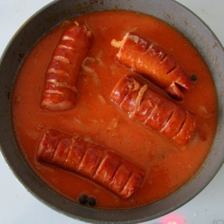 Krok 3 - Kiełbaski w ostrym sosie pomidorowym foto