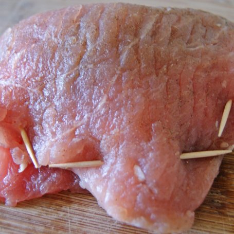 Krok 3 - Kieszonki ze schabu z pieczarkami, porem i rzodkiewką foto