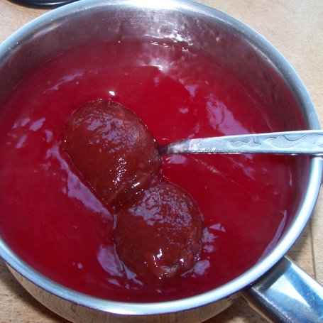 Krok 2 - Kisiel i truskawki, czyli lekkie ciasto do kawki :) foto