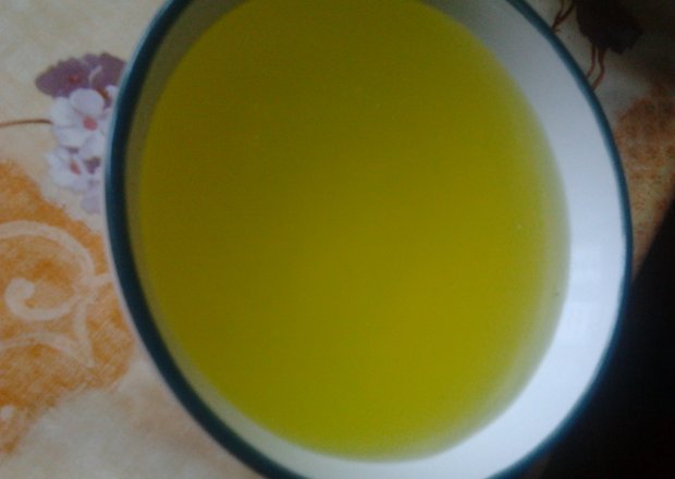 Fotografia przedstawiająca kisiel z soku brzoskwiniowego