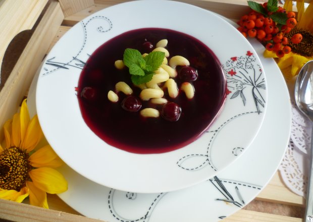 Fotografia przedstawiająca Kisielowa zupa wiśniowa