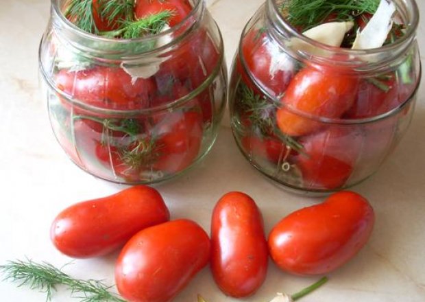 Fotografia przedstawiająca Kiszone pomidory