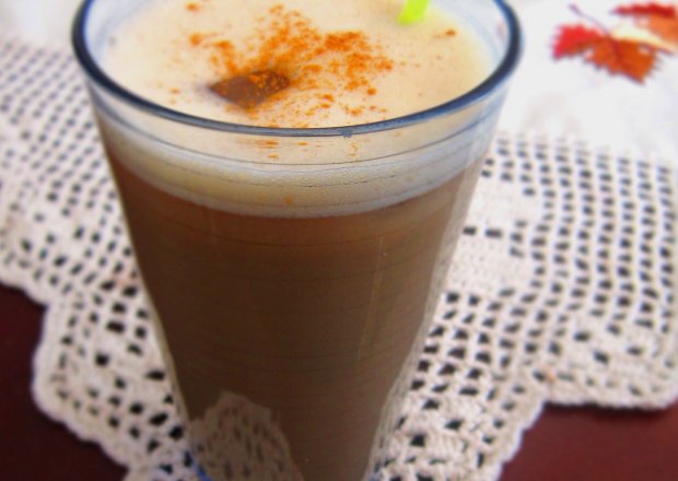 Fotografia przedstawiająca Klasyczna kawa mrożona na mleku sojowym