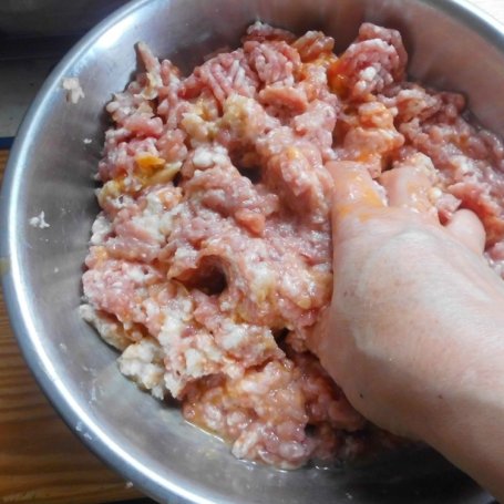 Krok 3 - Klops pod serową pierzynką z ziołami prowansalskimi foto