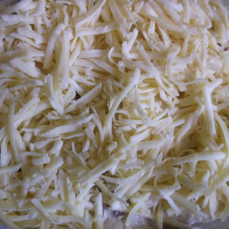 Krok 4 - Klopsiki drobiowe zapiekane w zupie cebulowej. foto