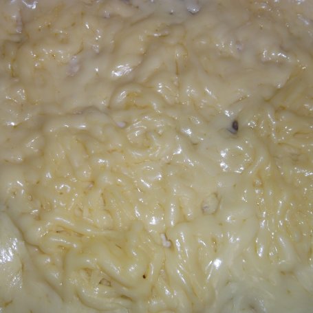 Krok 5 - Klopsiki drobiowe zapiekane w zupie cebulowej. foto