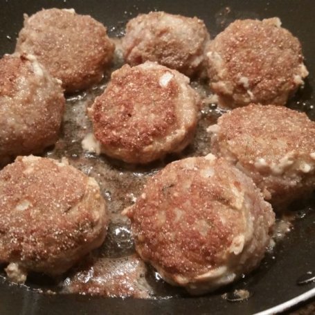 Krok 2 - Klopsiki gryczane w sosie pomidorowym foto