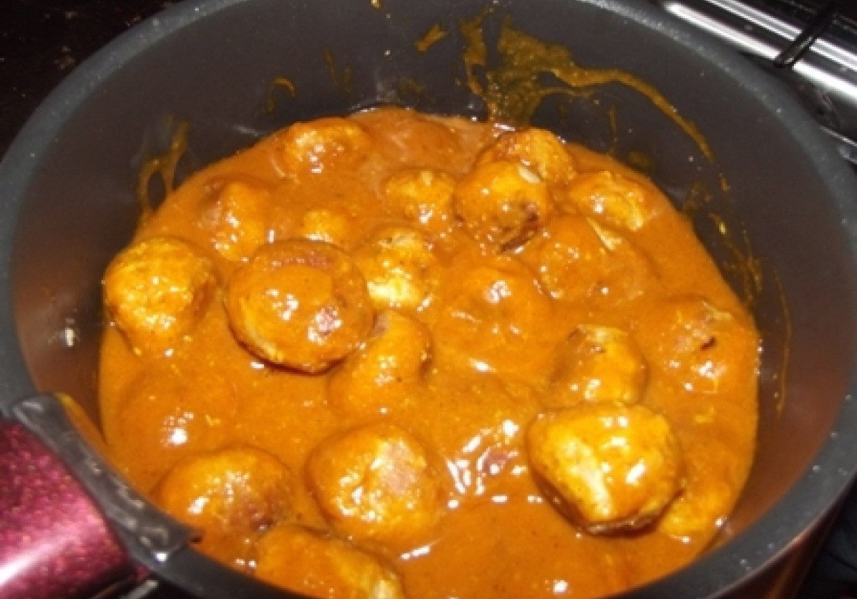 Klopsiki mielone w sosie curry foto