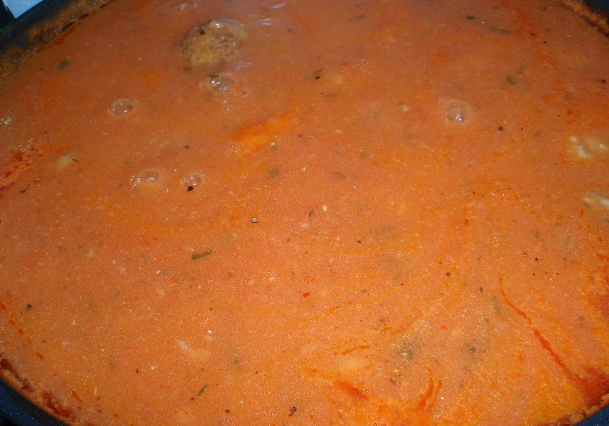 Klopsiki w sosie pomidorowym foto