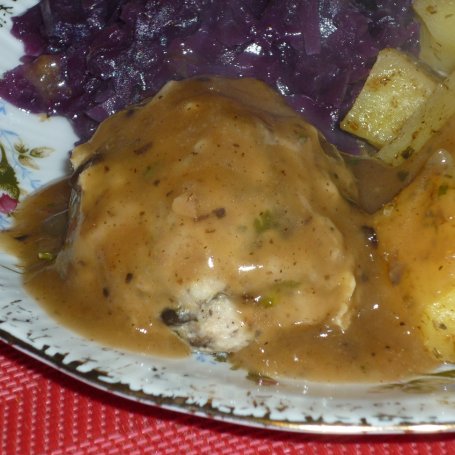 Krok 11 - Klopsiki z parowaru z pieczarkami i natką foto