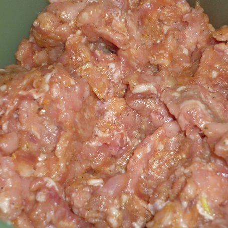Krok 6 - Klopsiki z parowaru z pieczarkami i natką foto
