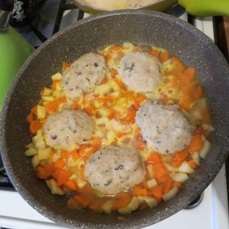 Krok 4 - Klopsiki z ryby gotowane foto