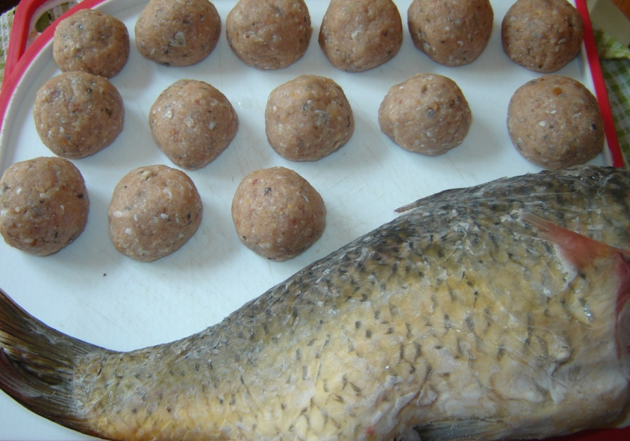 Klopsy rybne w pikantnym sosie foto