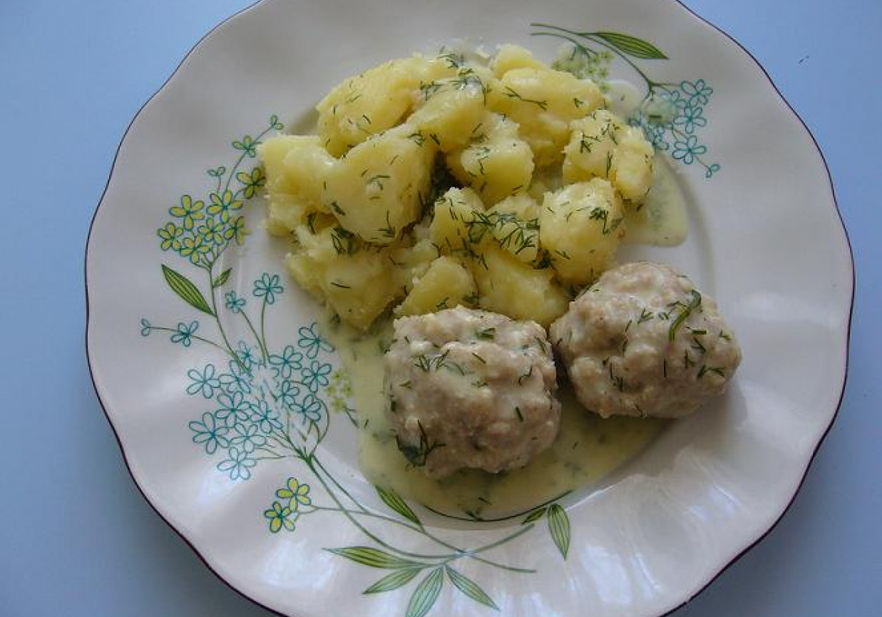 Klopsy w sosie koperkowym z ziemniakami foto