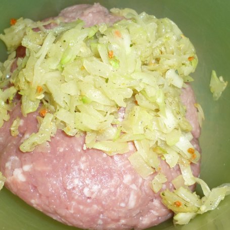Krok 3 - Klopsy wieprzowe z cukinią z parowaru foto