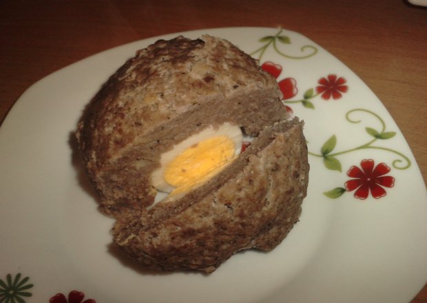 Fotografia przedstawiająca Klopsy z jajkiem