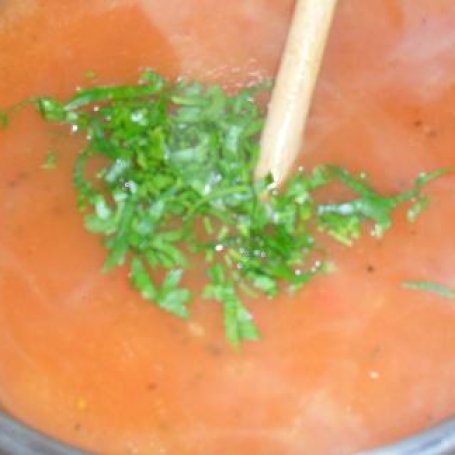 Krok 4 - Klopsy z ryżem i pekińską w sosie pomidorowo paprykowym foto
