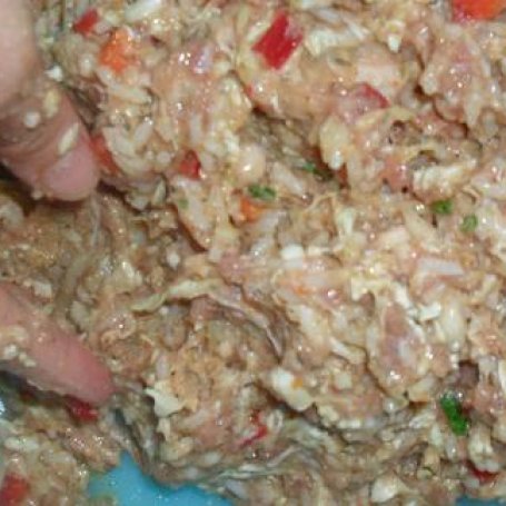 Krok 2 - Klopsy z ryżem i pekińską w sosie pomidorowo paprykowym foto