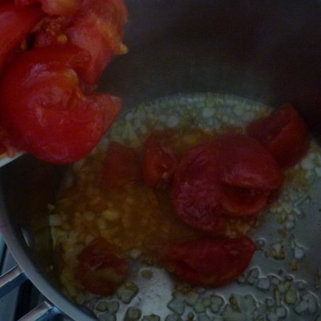 Krok 6 - Klopsy z warzywami w sosie pomidorowym foto