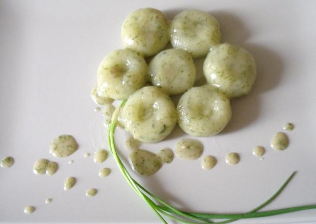 Fotografia przedstawiająca Kluseczki ziemniaczane na zielono
