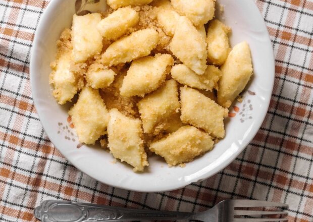 Fotografia przedstawiająca Kluski leniwe bez ziemniaków, z twarogiem