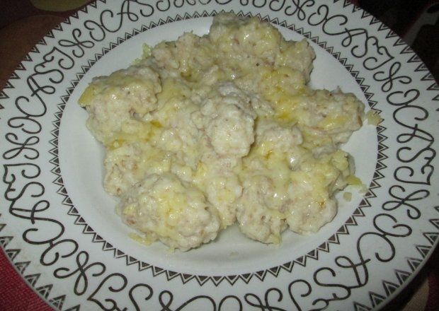 Fotografia przedstawiająca Kluski owsiane z żółtym serem