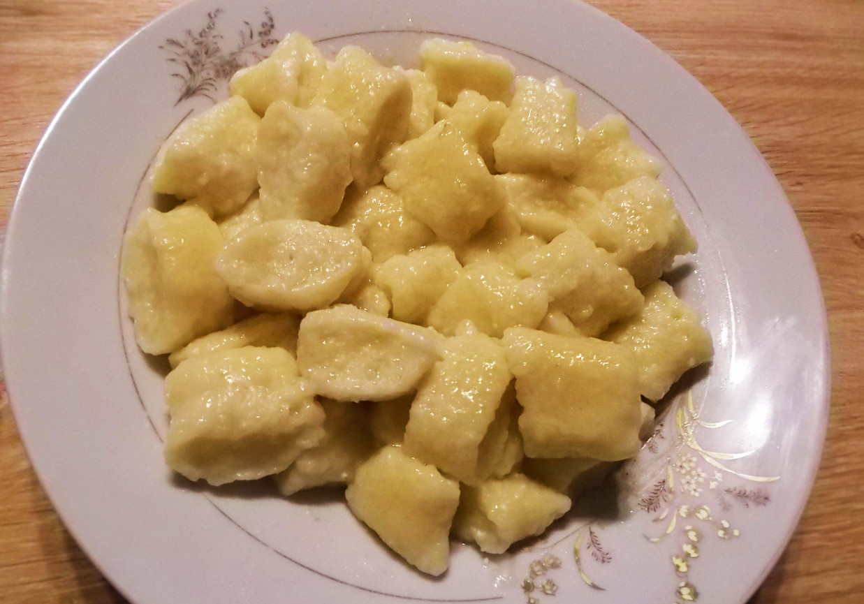 Kluski serowe z masłem foto