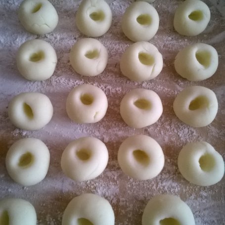 Krok 8 - Kluski śląskie z bitkami w sosie pieczarkowym foto