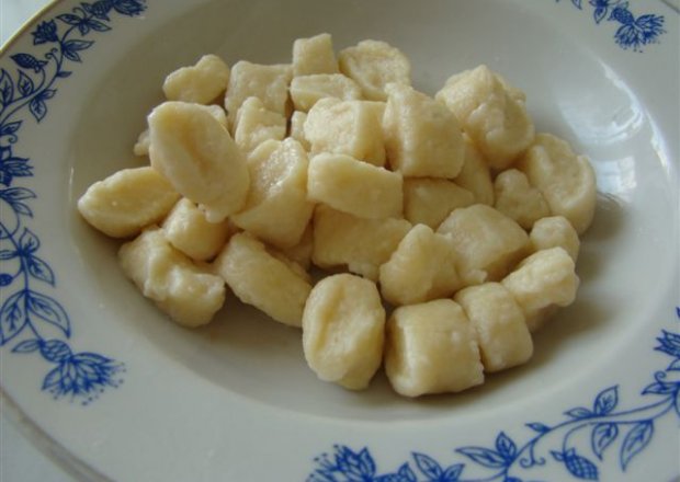 Fotografia przedstawiająca kluski twarogowe z ziemniakami