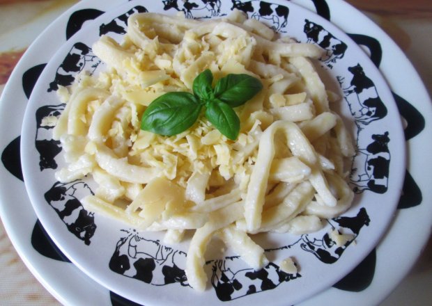 Fotografia przedstawiająca Kluski twarogowe z żółtym serem