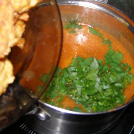 Krok 3 - kluski ziemniaczane z mielonym w sosie pomidorowym i parmezanem... foto
