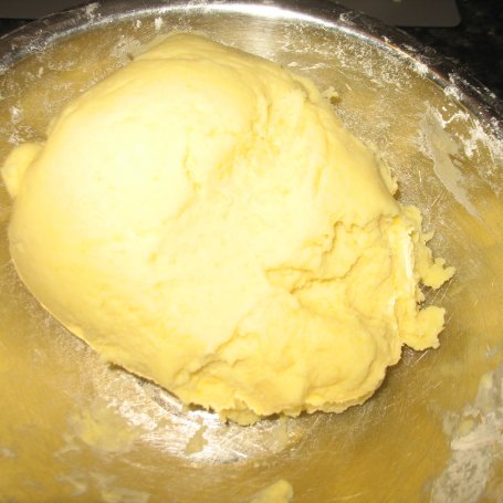 Krok 3 - Kluski ziemniaczane z pieczarkami foto