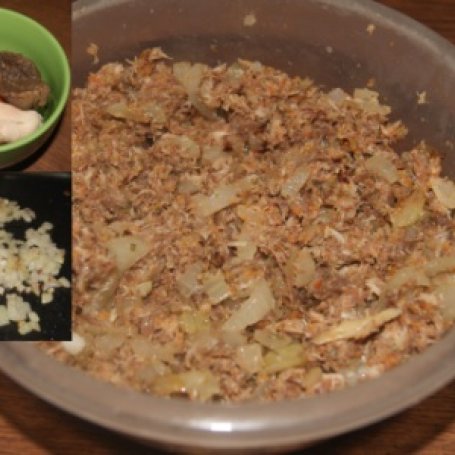 Krok 2 - Knedel ziemniaczany z mięsem na parze foto