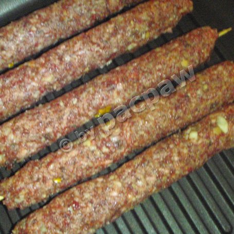 Krok 6 - Kofta kebab z dziczyzny z sosem czosnkowym foto