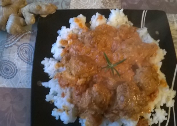 Fotografia przedstawiająca kofty w sosie curry
