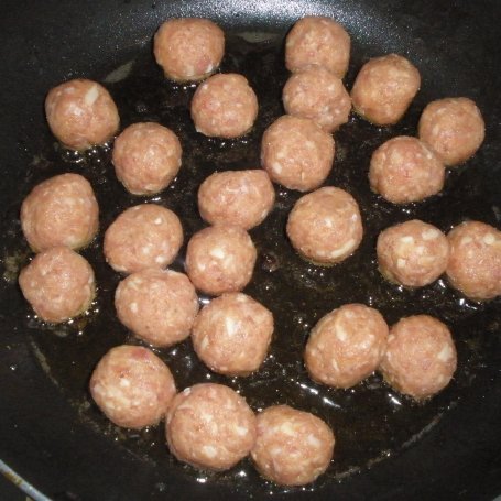 Krok 2 - Kokardki zapiekane z pulpecikami i mozzarellą foto