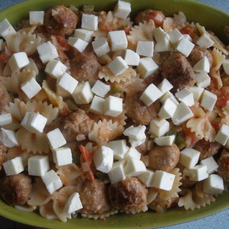 Krok 6 - Kokardki zapiekane z pulpecikami i mozzarellą foto