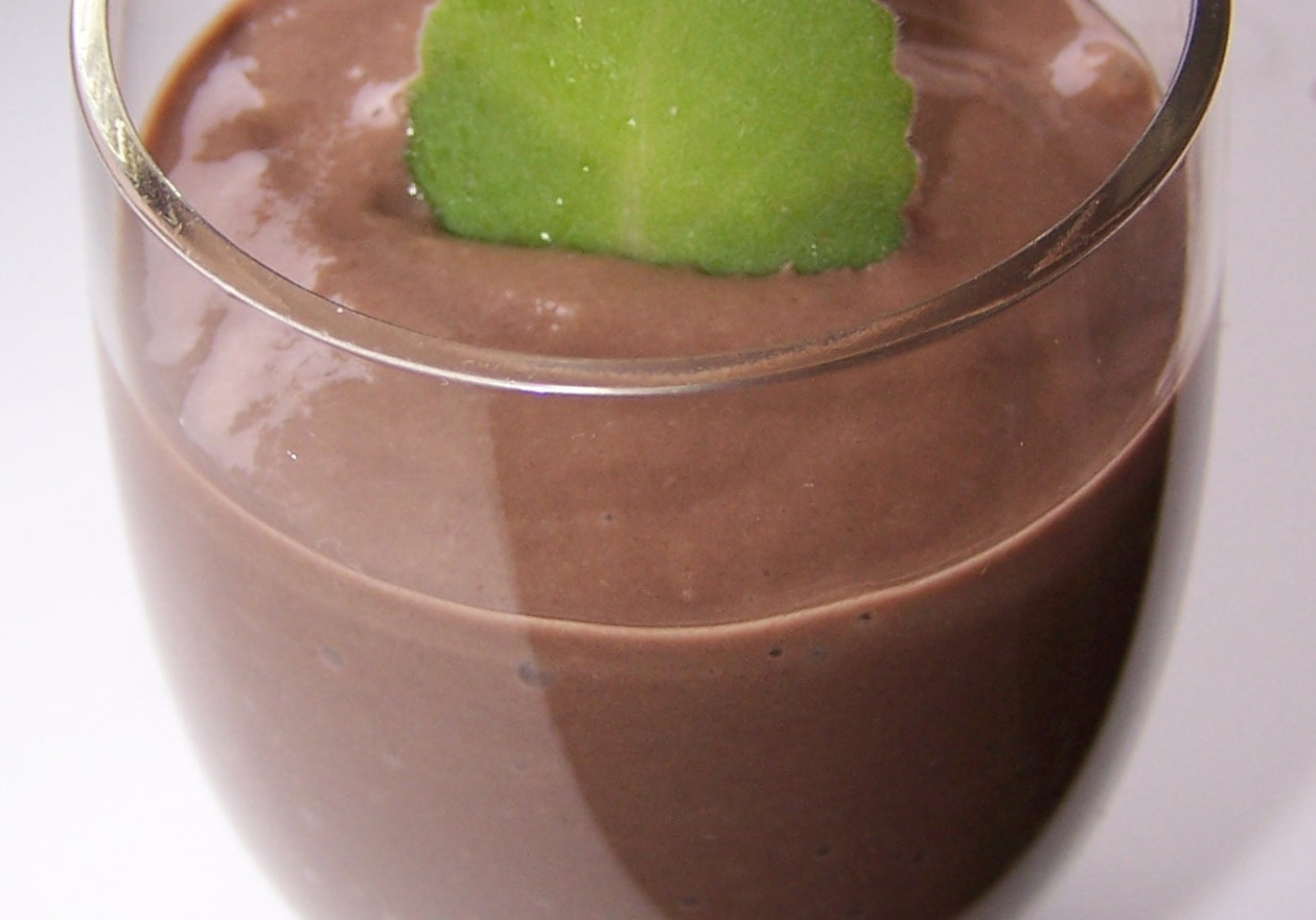 koklajl czekoladowy z avocado foto
