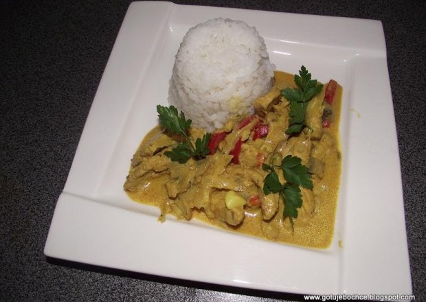 Fotografia przedstawiająca Kokosowe curry z kurczakiem