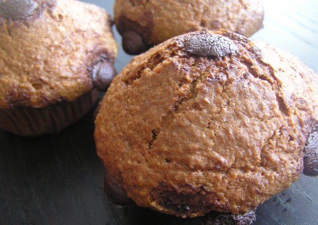 Fotografia przedstawiająca Kokosowe muffinki z piegami