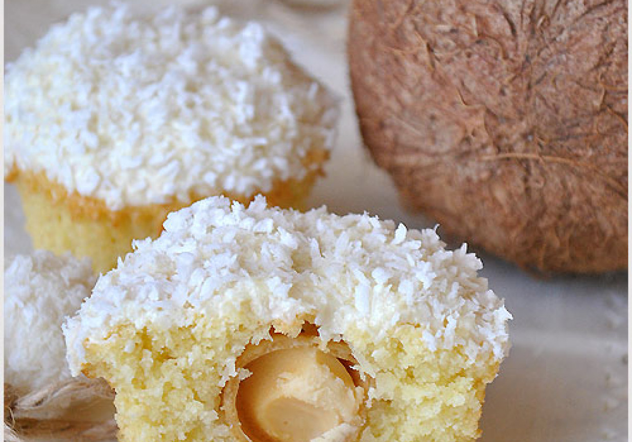 Kokosowe muffinki z Rafaello foto