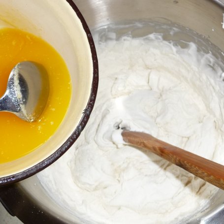 Krok 3 - Kokosowe muffiny z kremem czekoladowym foto