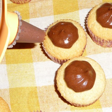 Krok 6 - Kokosowe muffiny z posypką bezową foto