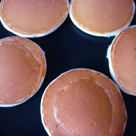 Krok 4 - Kokosowe pancakes z miodem  foto